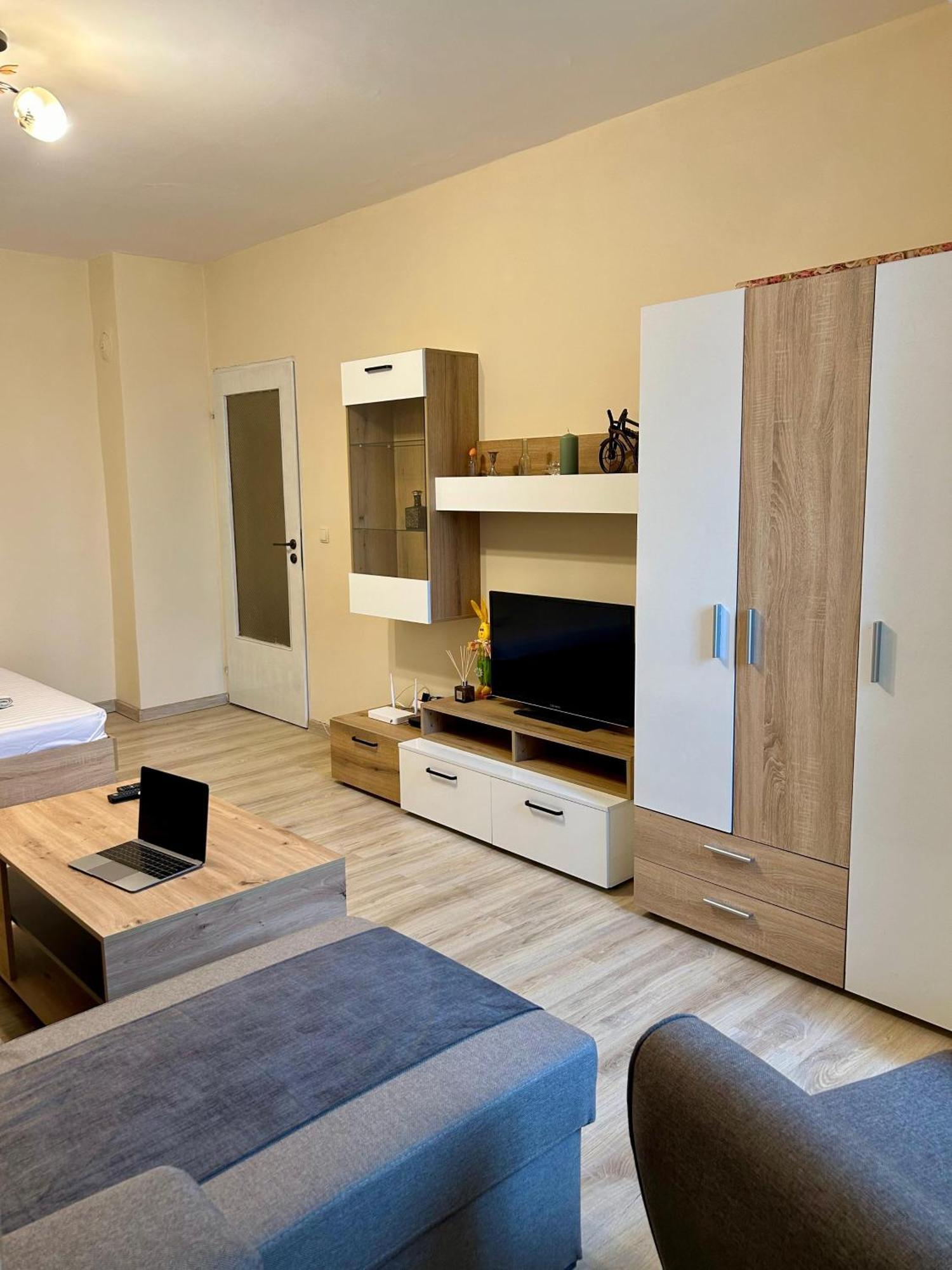 Петров 2 Apartment Vratsa Bagian luar foto